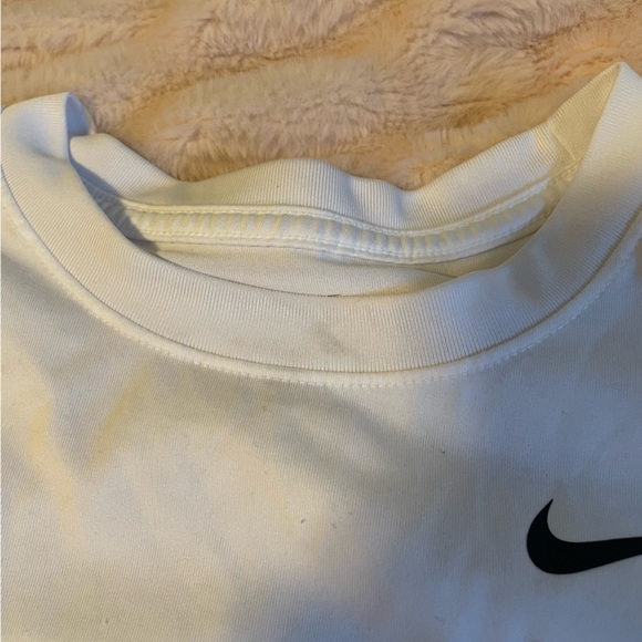 The Nike Tee Dri-Fit top - Picture 4 of 4